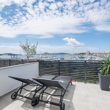Apartments And Rooms Mare Водице Екстериор снимка