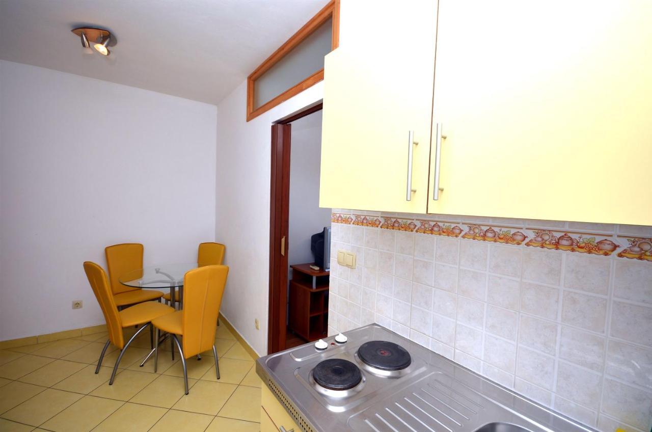 Apartments And Rooms Mare Водице Екстериор снимка