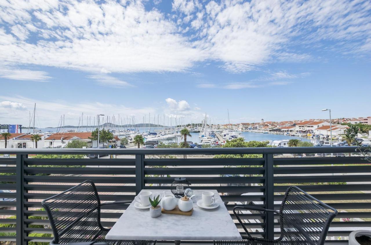Apartments And Rooms Mare Водице Екстериор снимка